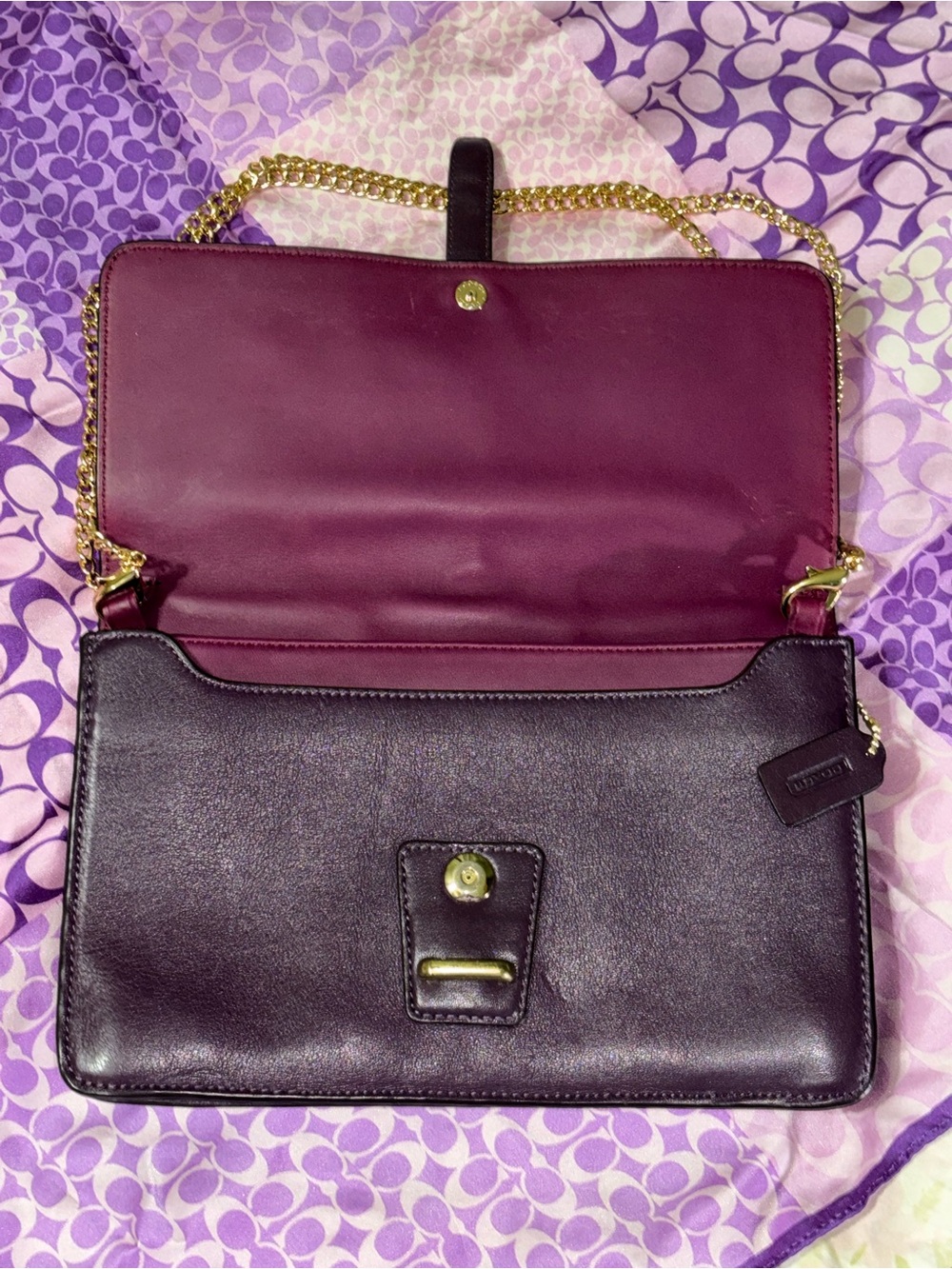 Coach legacy two tone leather clutch w chain